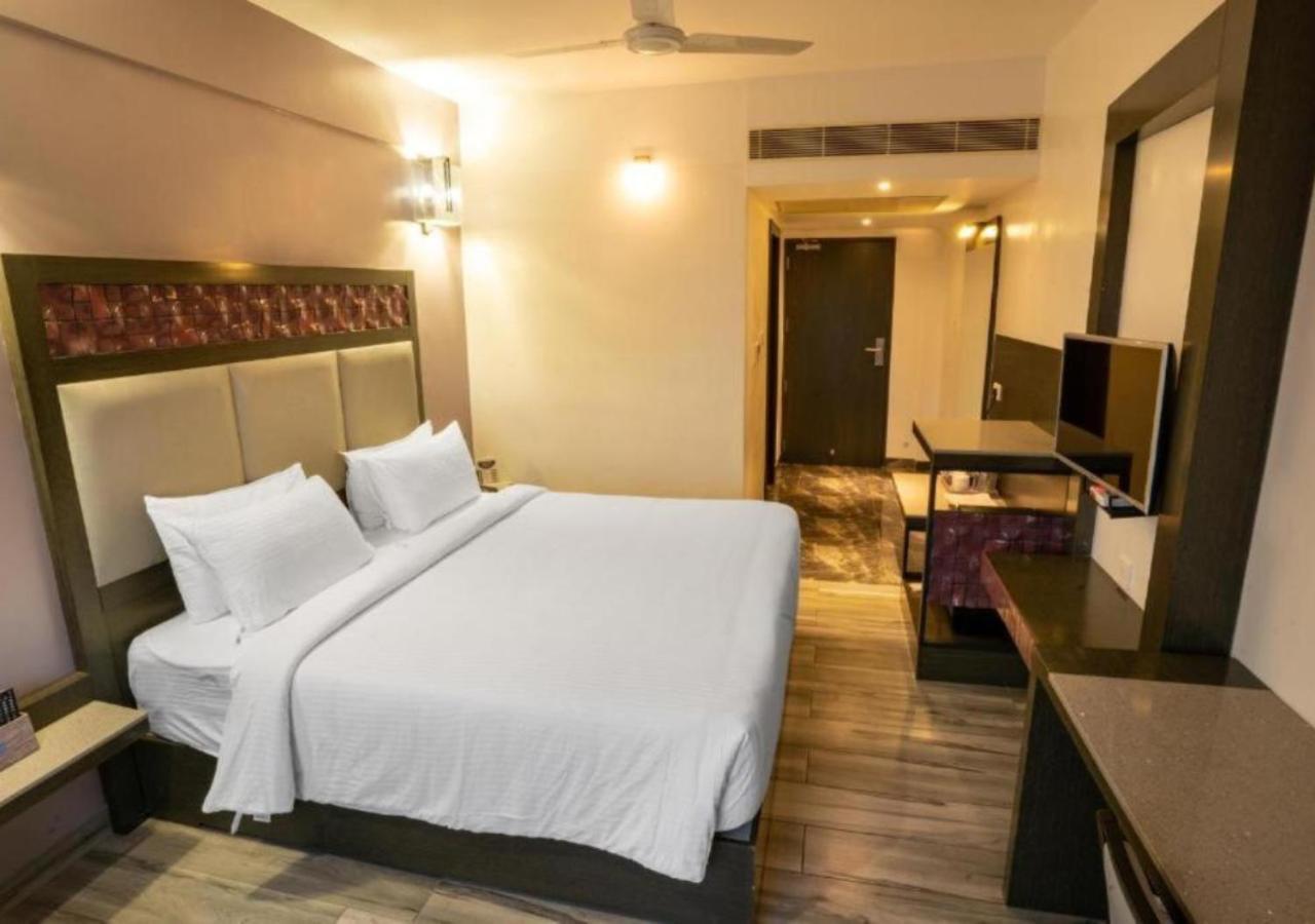 Hotel Visakka Palani Exterior photo