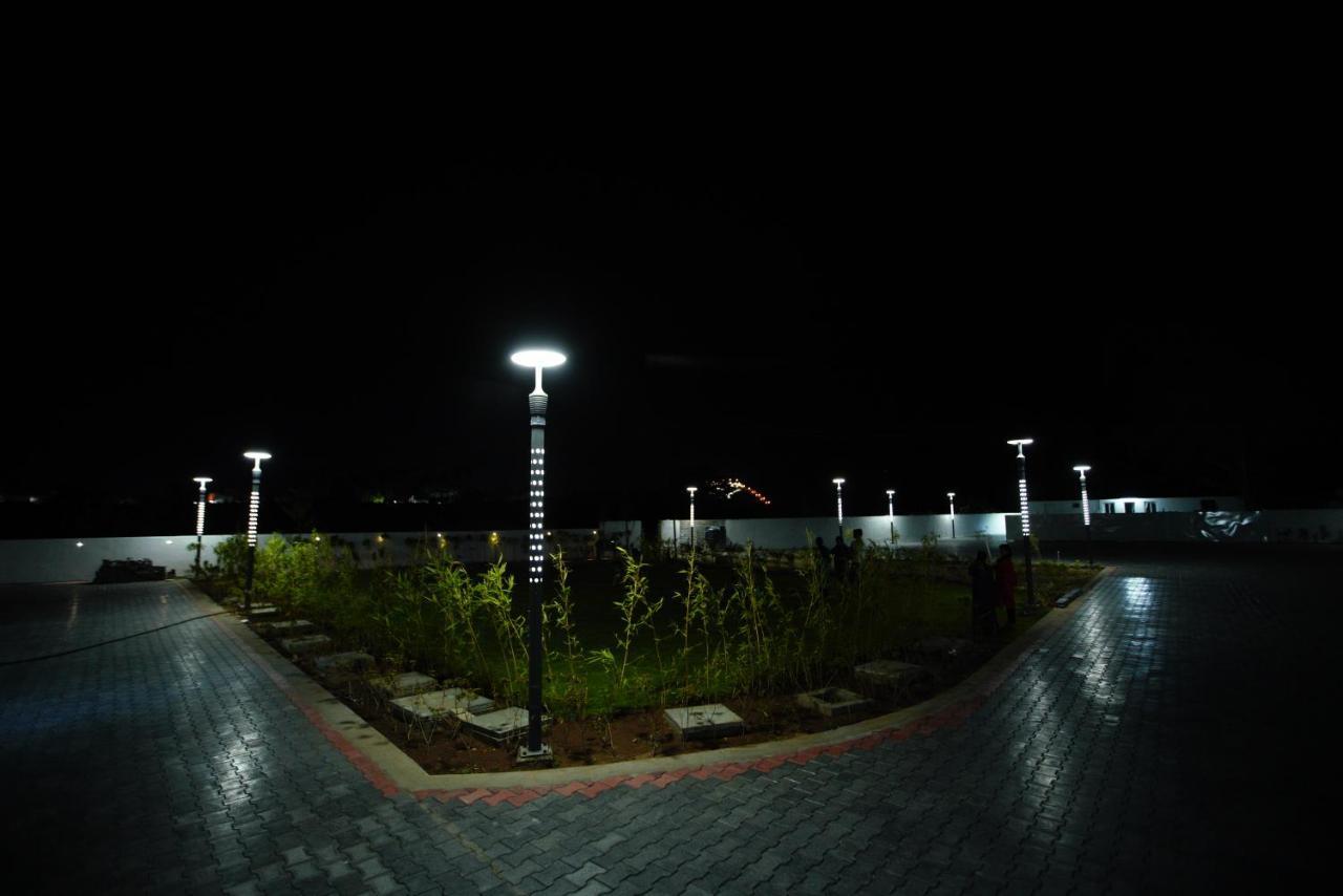Hotel Visakka Palani Exterior photo