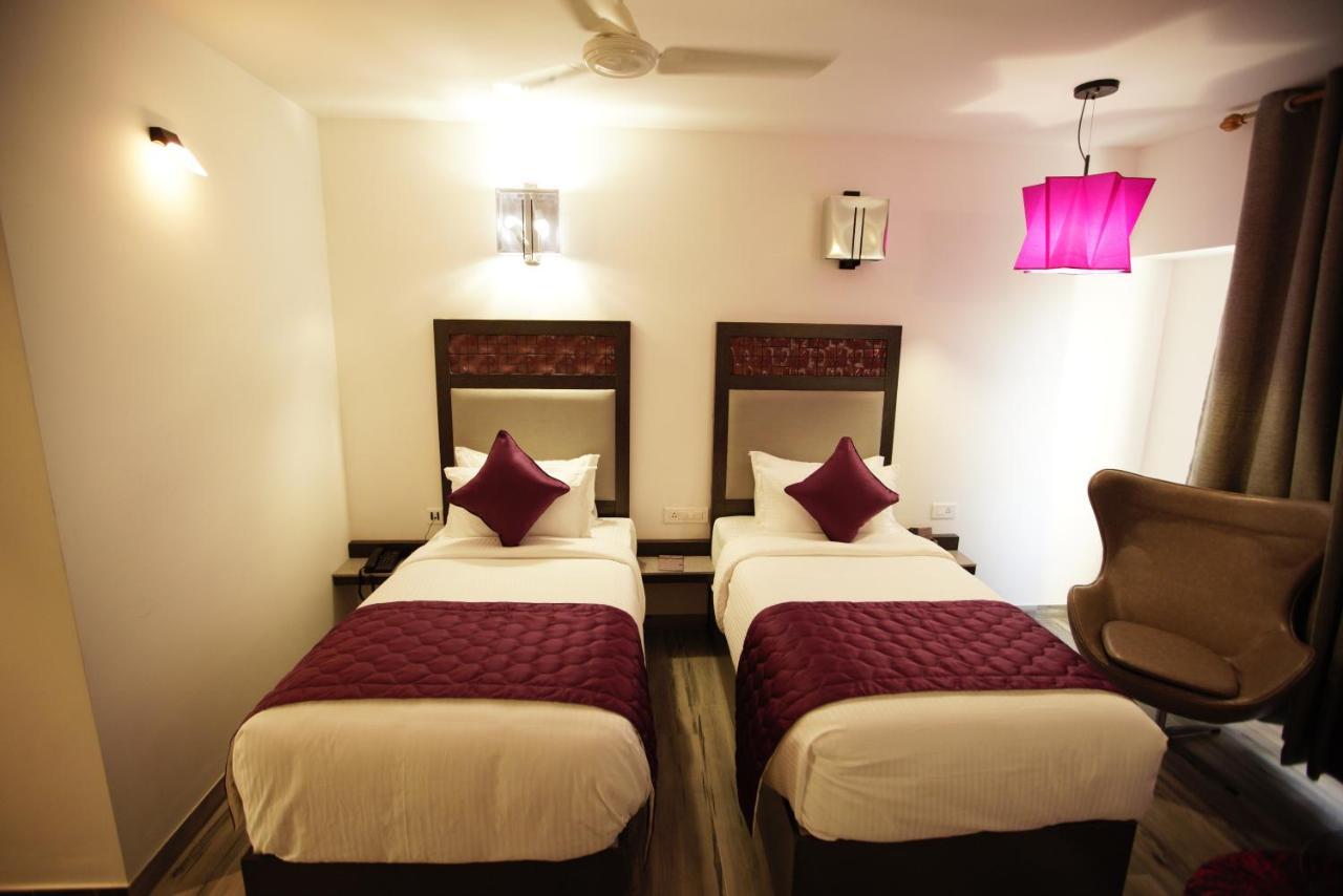 Hotel Visakka Palani Exterior photo